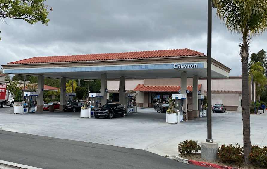 Vista CA gas station for sale.